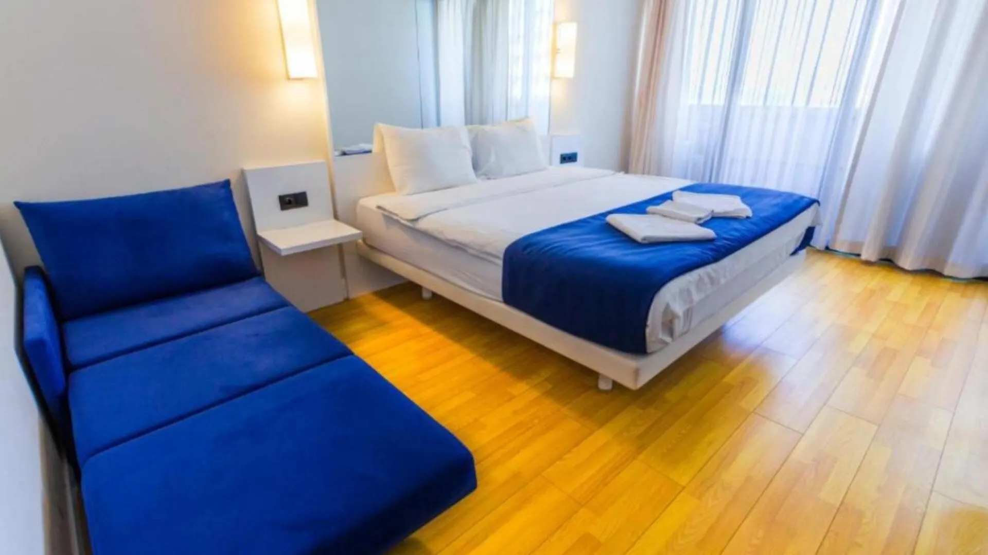 Deluxe Aparthotel Orbi City Office Batumi 5*,  Georgia