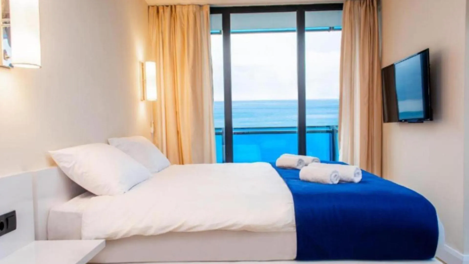 *****  Deluxe Aparthotel Orbi City Office Batumi Georgia