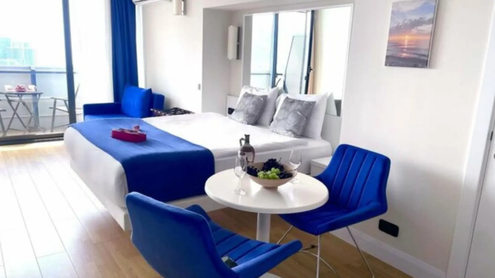 Deluxe Aparthotel Orbi City Office Batumi