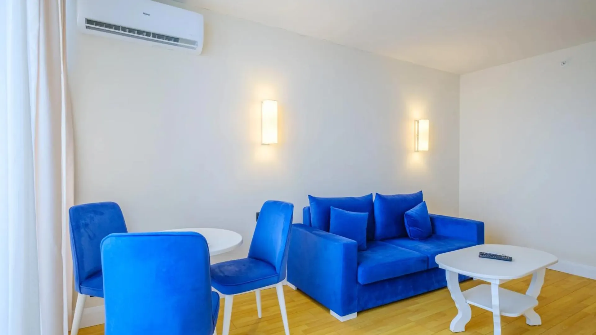 Deluxe Aparthotel Orbi City Office Batumi 5*,  Georgia